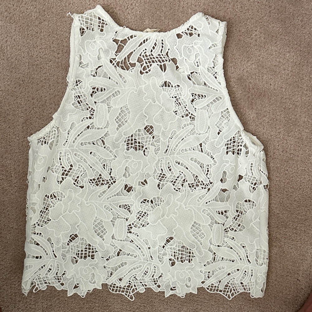 Caution to the Wind Elegant White Lace Sleeveless Top - Picture 4 of 6